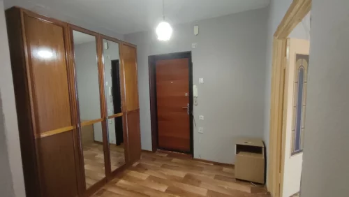 3 квартиру на 6 микрорайоне на длительный срок