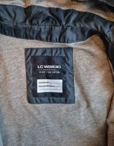 Ветровка фирмы LC WAIKIKI на рост 134-140 см