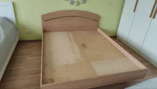 Двуспальная кровать с матрасом