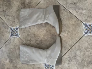 Продам кожаные сапоги