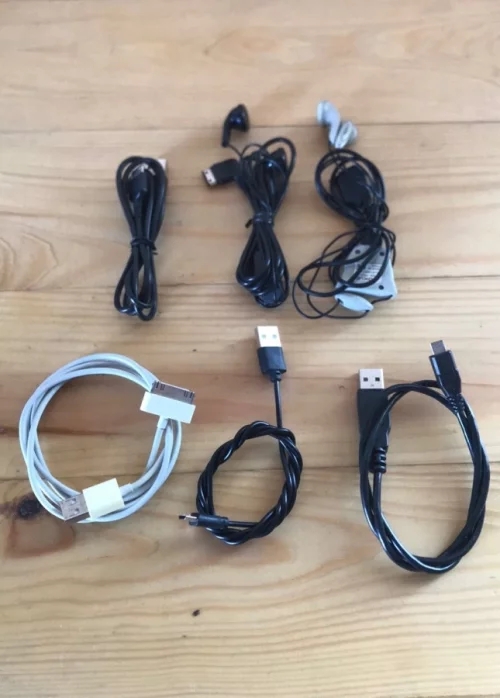 Наушники и дата-кабели для разных моделей