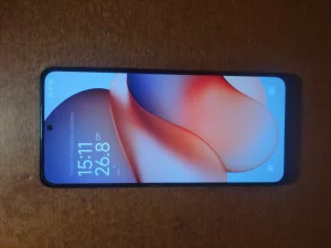 Практически новый смартфон Redmi Note 13