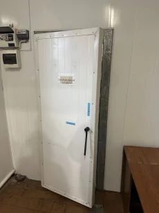 Помещение с холодильными камерами