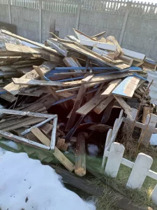 На дрова даром