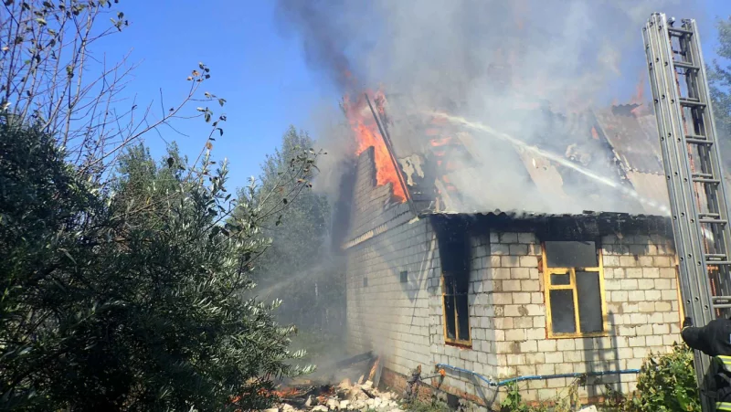 В садовом товариществе горел дом