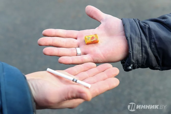 Выгодный обмен: взамен сигарет шинникам предложили жвачку Love is...