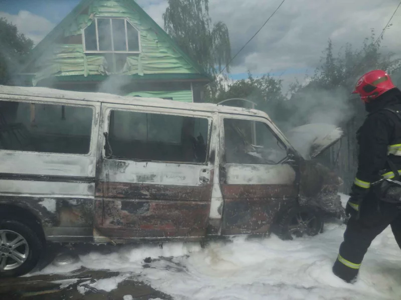 В Бобруйске горел автомобиль