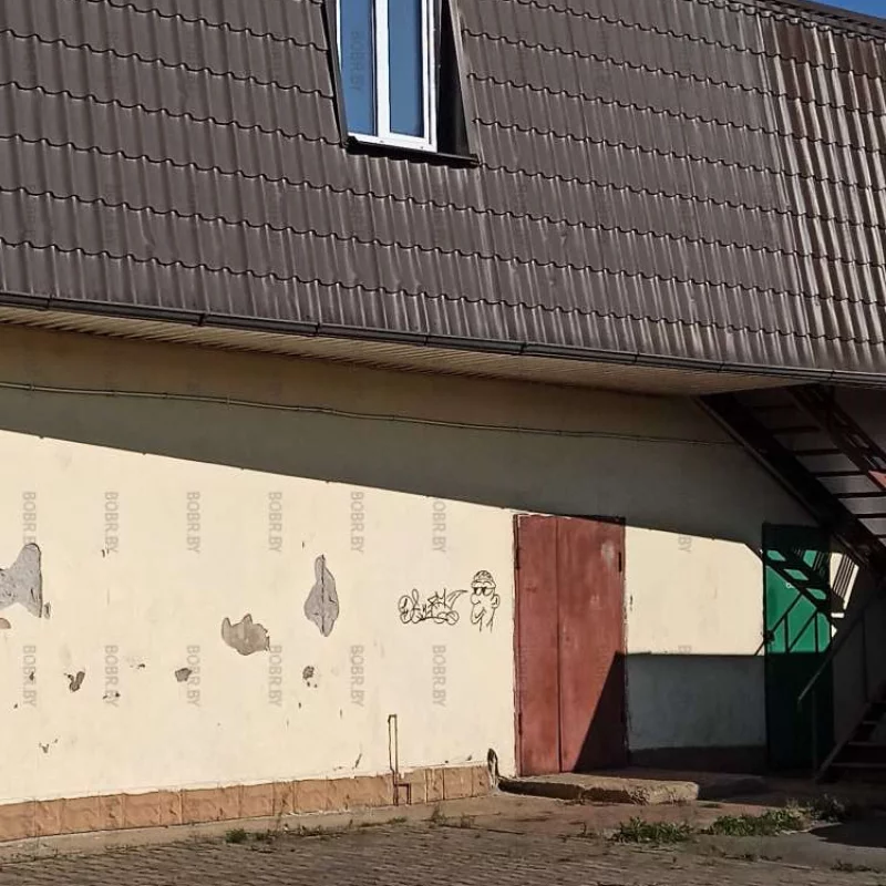 Художества на здании