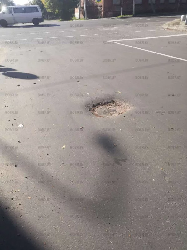 Почему нельзя сделать ровно люк и асфальт на одном уровне?? 