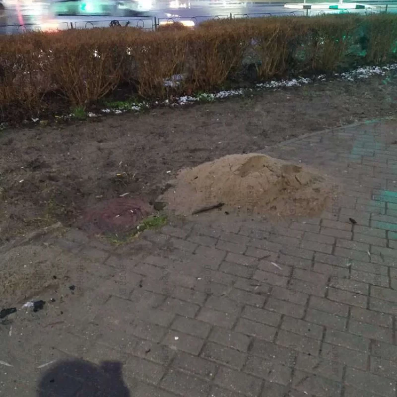 А кому песок?!
