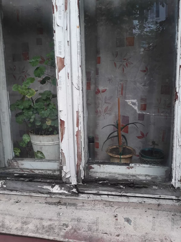 Уставшее окно