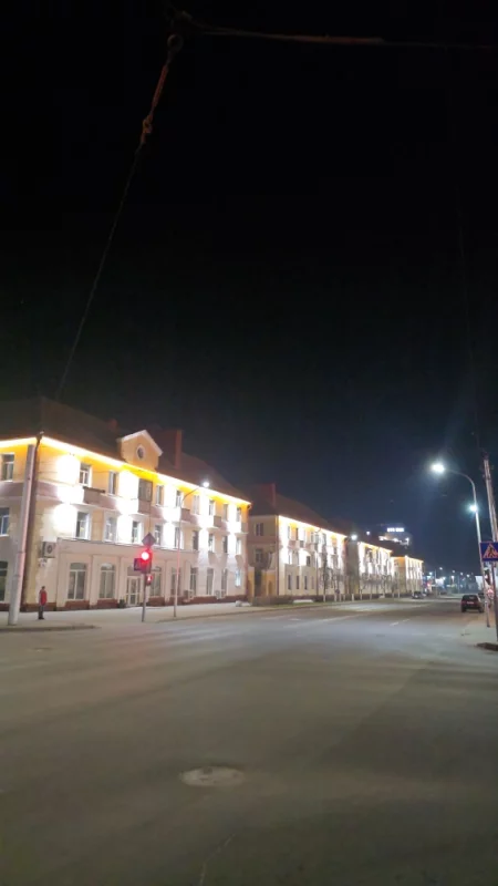 Красивая ночная подсветка домов на улице Минской