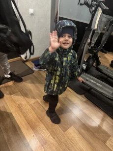 Куртку р. 98 весна -осень 10 руб