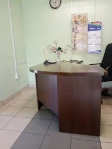 Стол руководителя, длина - 170 см., ширина - 110 см., высота - 75 см