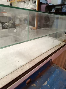 Полка- витрина 160*20*26 см (торговое оборудование)