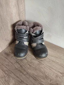 Ботиночки зимние 25 размер