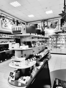 Продавец-консультант