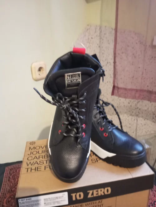 Продам утеплённые красовки размер 38