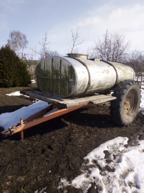 Бочка (цистерна) на колесах