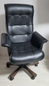 Кресло руководителя кожаное