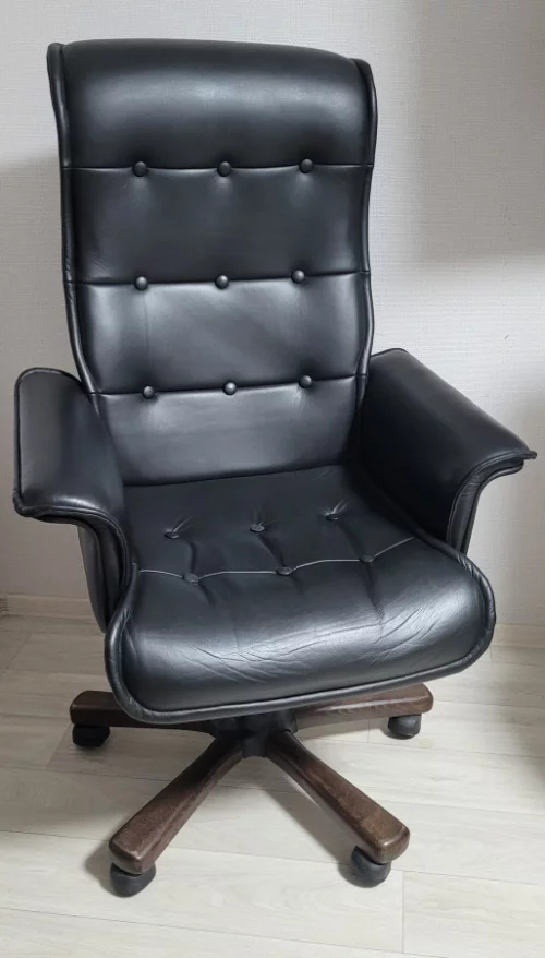 Кресло руководителя кожаное