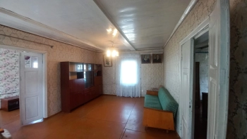 Крепкий бревенчатый дом с газ. отопл. по ул. Колхозная (авиагородок)