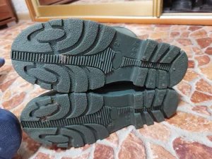 Резиновые сапоги