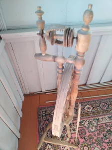 Прялка старинная