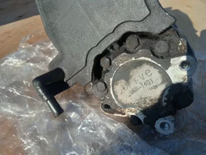 Насос гидроусилителя руля к Mercedes Sprinter 1997 г.в., объем 2.3 диз