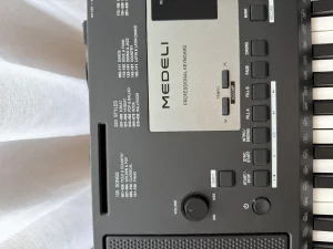 Синтезатор Medeli + педаль Kurzweil + стойка для клавишных