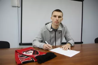 Нападающий Никита Некрасов подписал контракт с Белшиной