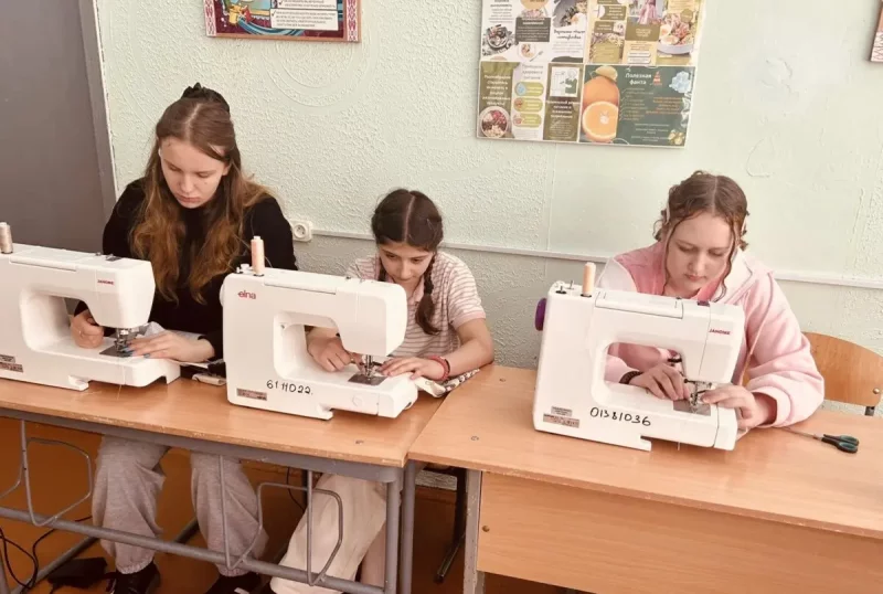 Учащиеся районных школ Бобруйска трудоустроились с помощью управления по труду, занятости и соцзащите