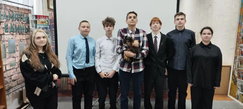 Кошка «Буся» и ученики: как прошла игра-викторина в городской библиотеке