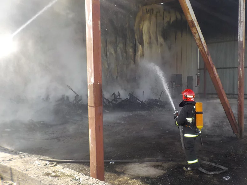 В Бобруйском районе горел зерносклад
