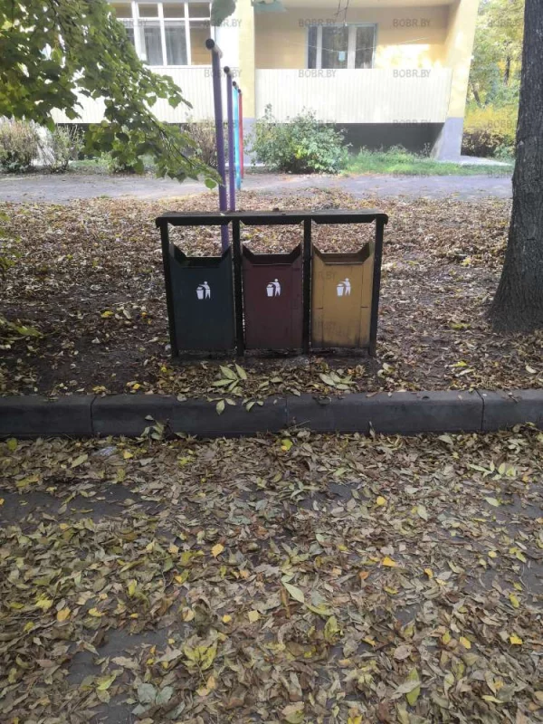 Видел такие контейнеры, но мусорки ещё не встречал????