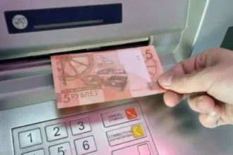 Как работники «Белшины» распоряжаются деньгами?