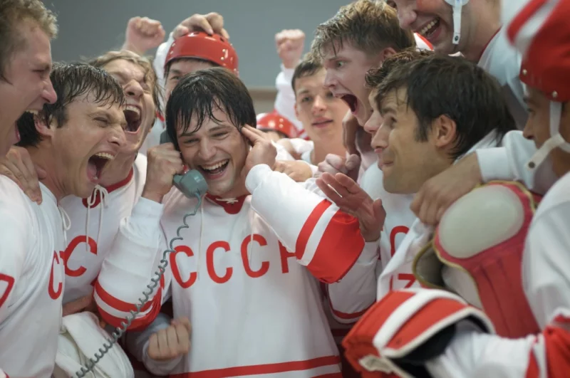 Садись, 6. Какой рейтинг на Кинопоиске у фильмов, снятых в Бобруйске?