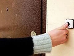 Впустите соцработника
