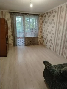 2-ух комнатную квартиру на ул. Гагарина