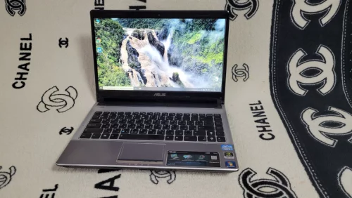 ASUS Intel i5 GT520M 1GB 640GB