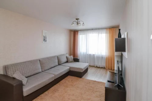 2-ух комнатную Ленина 51