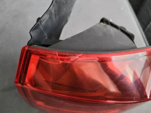 Задний правый фонарь