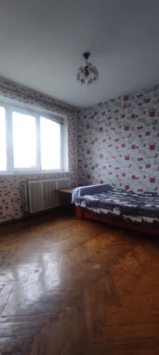 Трёхкомнатная квартира на ул. Крылова, дом 3