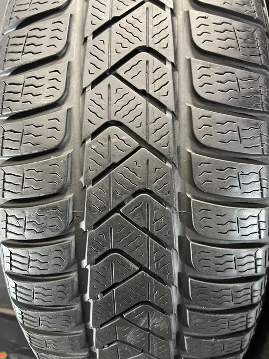 Pirelli Sottozero 215/60 R16