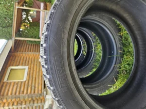 Зимние шины 245/45/18