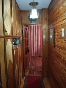 Двух комнатную квартиру на длительный срок