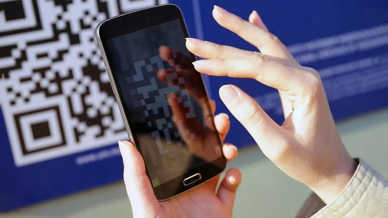 Стало известно, когда белорусы и россияне смогут платить по QR-коду в обеих странах