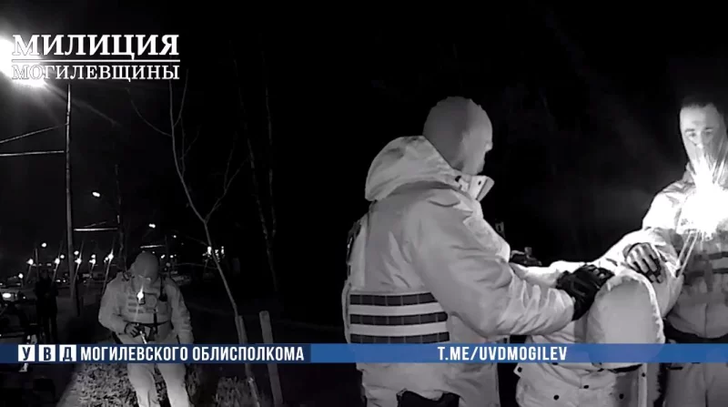 В Бобруйске закладчик собирался распространить наркотик, но не смог: его задержала милиция