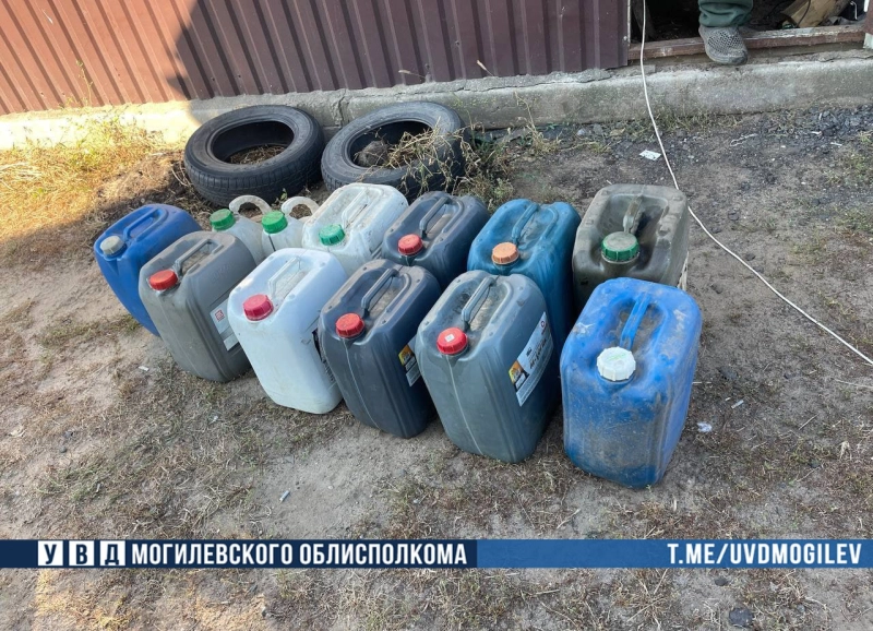 В Бобруйском районе тракторист похитил более 250 литров дизтоплива и стал фигурантом уголовного дела