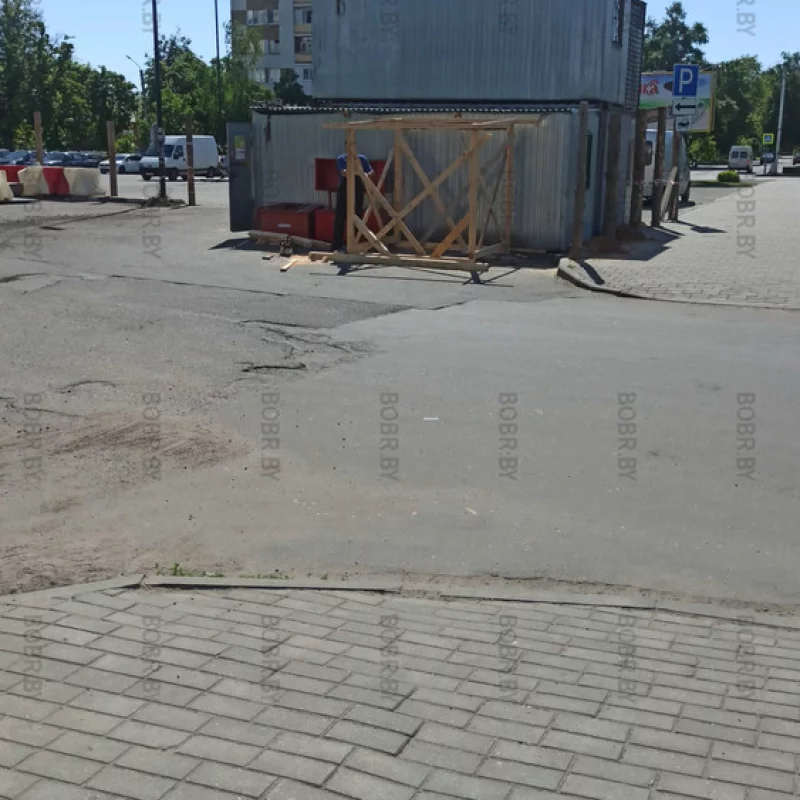 Какие-то строительные работы возле Мартина. Урицкого